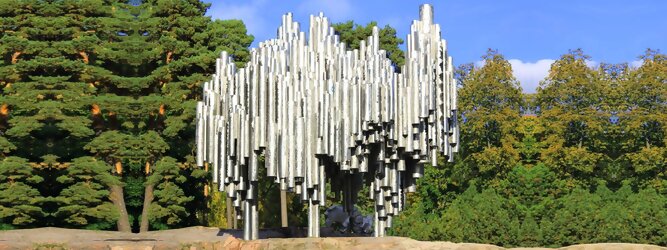 Trip Kanaren Reisetipps - Sibelius Monument in Helsinki, Finnland. Wie stilisierte Orgelpfeifen, verblüfft die abstrakt kühne Optik dieser Skulptur und symbolisiert das kreative künstlerische Musikschaffen des weltberühmten finnischen Komponisten Jean Sibelius. Das imposante Denkmal liegt in einem wunderschönen Park. Der als „Johann Julius Christian Sibelius“ geborene Jean Sibelius ist für die Finnen eine äußerst wichtige Person und gilt als Ikone der finnischen Musik. Die bekanntesten Werke des freischaffenden Komponisten sind Symphonie 1-7, Kullervo und Violinkonzert. Unzählige Besucher aus nah und fern kommen in den Park, um eines der meistfotografierten Denkmäler Finnlands zu sehen.